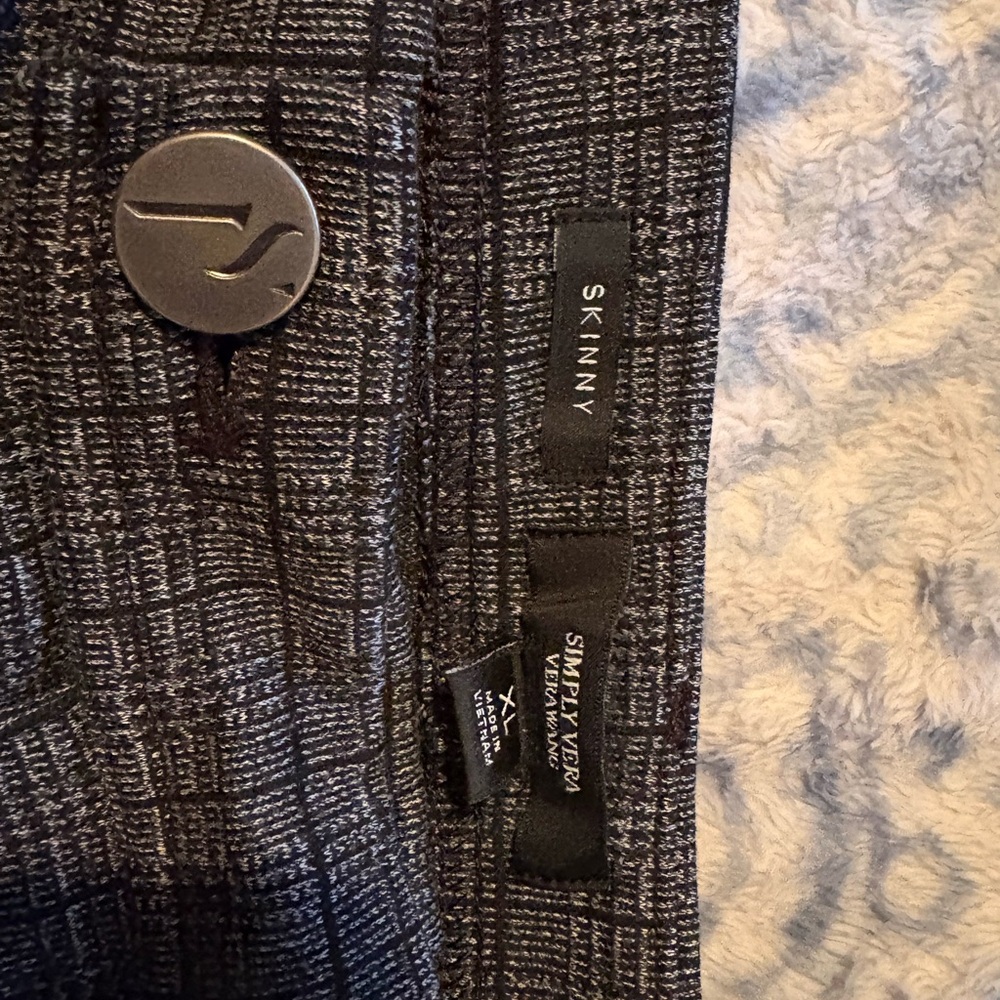 Vera Wang Black and Gray Cropped Pants
